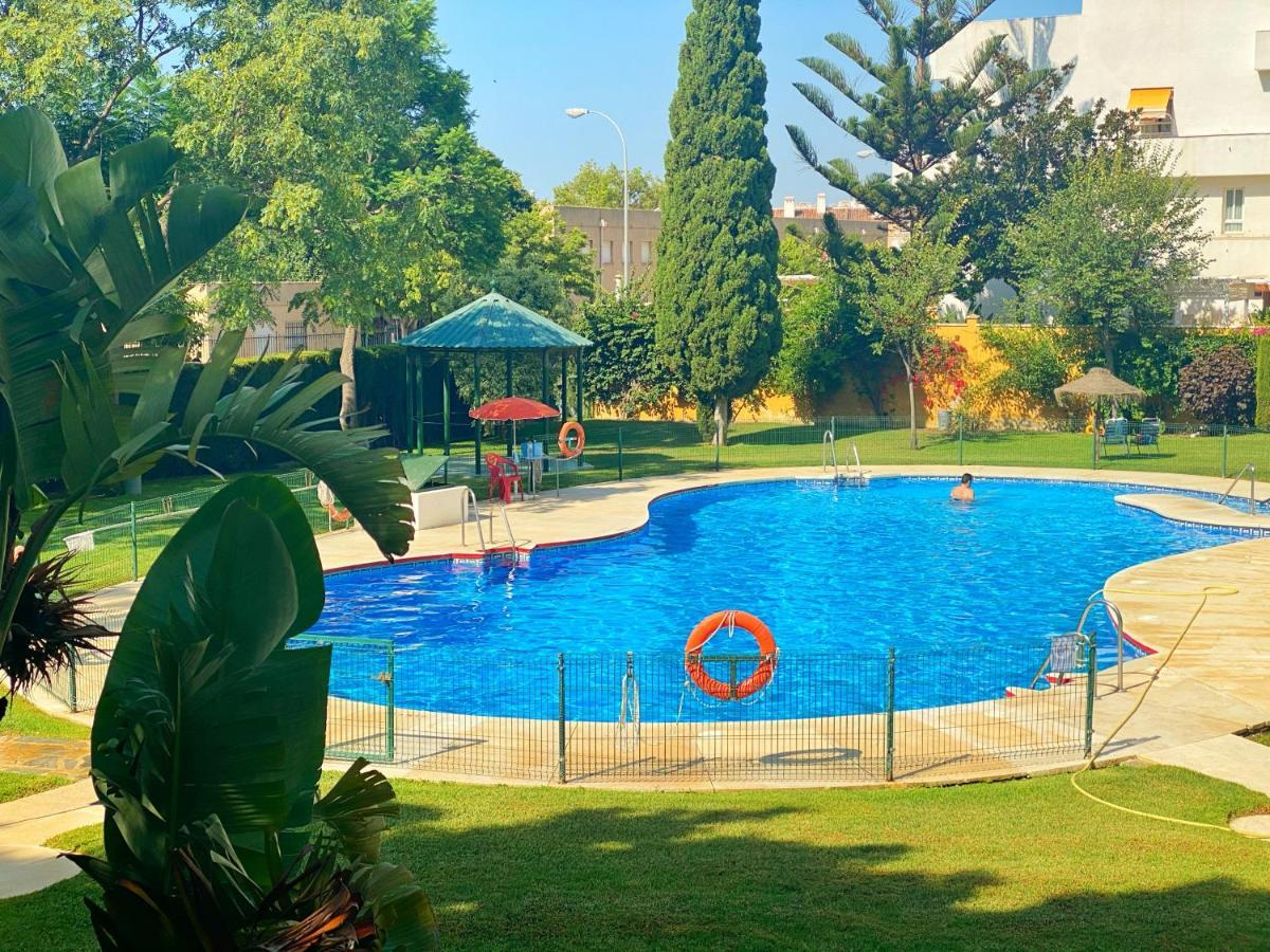 797 Holiday Rentals - Piso Para 4 Con Amplia Terraza Al Jardin Y Al Mar Benalmádena Dış mekan fotoğraf